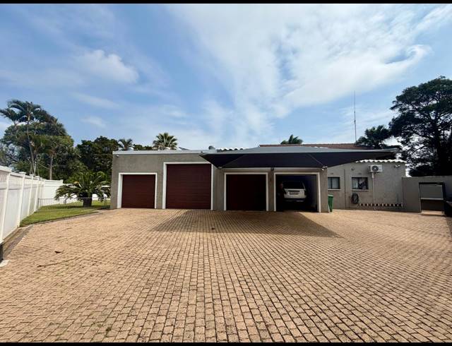 6 BEDROOM FREESTANDING FOR SALE IN MEER EN SEE